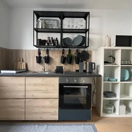 53qm Im Architektenhaus - 2 Schlafzimmer Mit Kueche Und Bad, Nur 2min Von A8 - Ruhig Und Modern Apartment