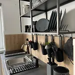 53qm Im Architektenhaus - 2 Schlafzimmer Mit Integrierter Küche Und Bad, Nur 2min Von A8 - Ruhig Und Modern Irschenberg