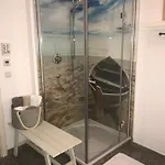 53qm Im Architektenhaus - 2 Schlafzimmer Mit Integrierter Küche Und Bad, Nur 2min Von A8 - Ruhig Und Modern Apartment