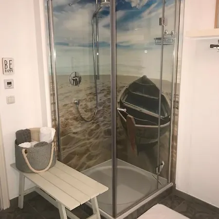 53qm Im Architektenhaus - 2 Schlafzimmer Mit Kueche Und Bad, Nur 2min Von A8 - Ruhig Und Modern Apartment