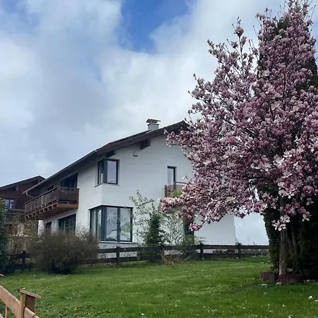 Apartment 53qm Im Architektenhaus - 2 Schlafzimmer Mit Kueche Und Bad, Nur 2min Von A8 - Ruhig Und Modern Irschenberg